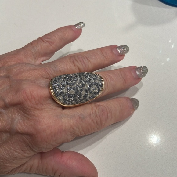 NWOT Bo Ho Gold Tone Ring With Gray and Sparkling Animal Print - Picture 2 of 7